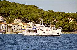 die F�hre nach Susak im Hafen von Mali Losinj
